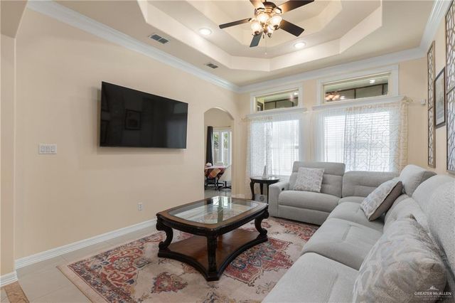 611 Dalobo Boulevard, Edinburg, TX 78541