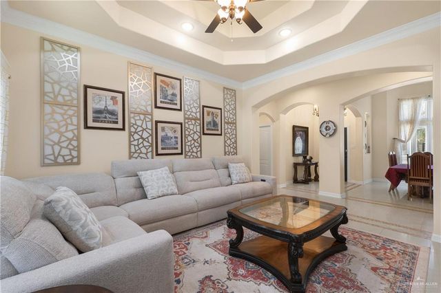 611 Dalobo Boulevard, Edinburg, TX 78541