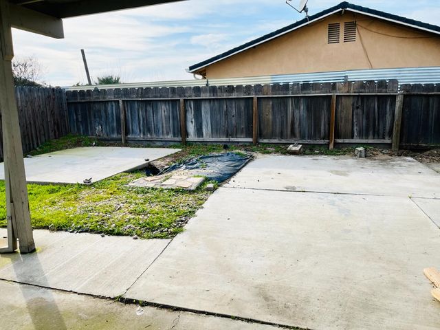 1740 Darby Ln, Ceres, CA 95307