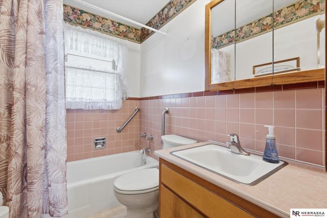7212 S 41 Avenue, Bellevue, NE 68147