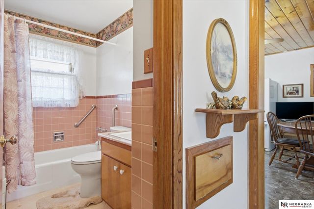 7212 S 41 Avenue, Bellevue, NE 68147