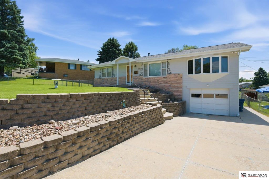 7212 S 41 Avenue, Bellevue, NE 68147