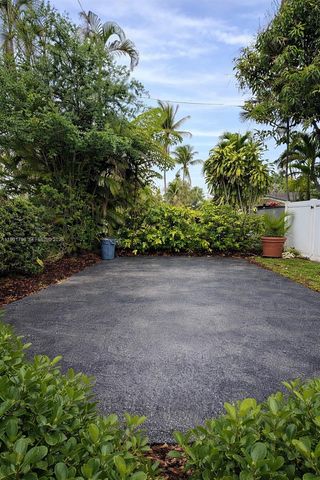 510 E Acre Dr, Plantation, FL 33317