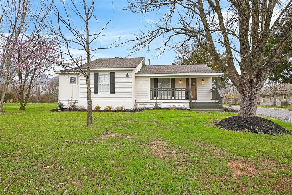 19962 Groth Road, Springdale, AR 72764