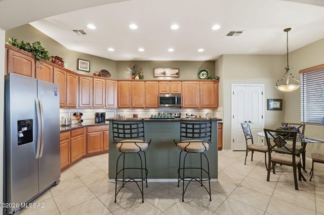 1962 W Acacia Bluffs Drive, Green Valley, AZ 85622