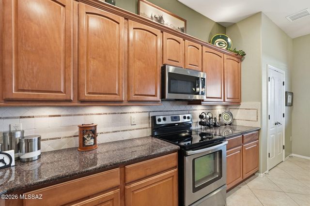 1962 W Acacia Bluffs Drive, Green Valley, AZ 85622