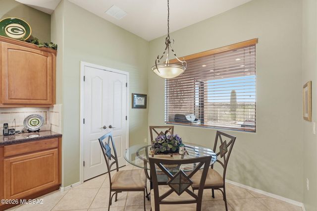 1962 W Acacia Bluffs Drive, Green Valley, AZ 85622