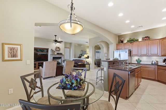 1962 W Acacia Bluffs Drive, Green Valley, AZ 85622