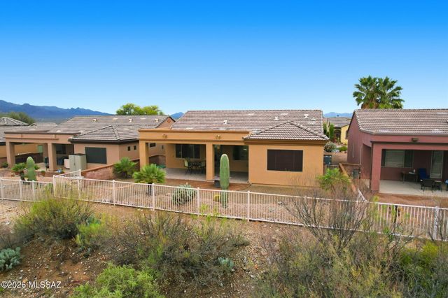 1962 W Acacia Bluffs Drive, Green Valley, AZ 85622