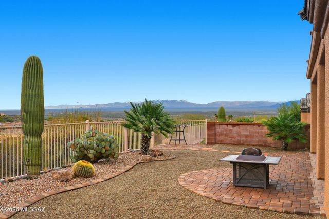 1962 W Acacia Bluffs Drive, Green Valley, AZ 85622