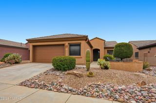 1962 W Acacia Bluffs Drive, Green Valley, AZ 85622