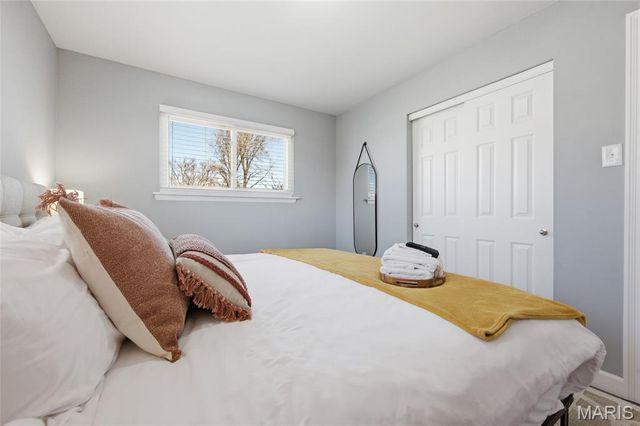 12 Saint Catherine Drive, St Peters, MO 63376