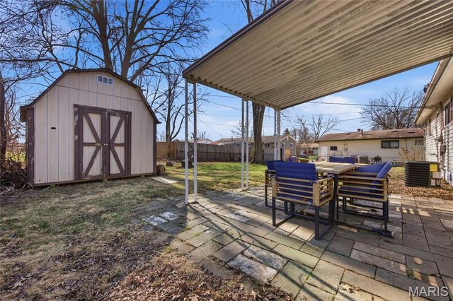 12 Saint Catherine Drive, St Peters, MO 63376