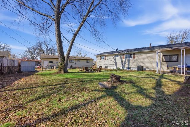 12 Saint Catherine Drive, St Peters, MO 63376