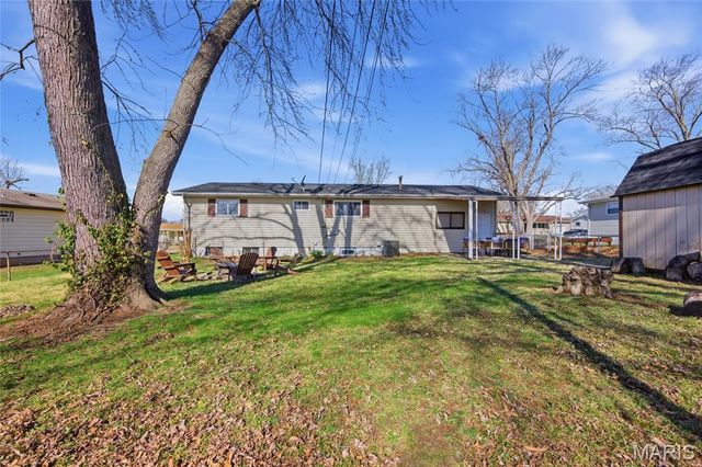 12 Saint Catherine Drive, St Peters, MO 63376