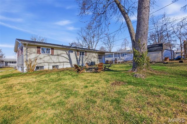 12 Saint Catherine Drive, St Peters, MO 63376