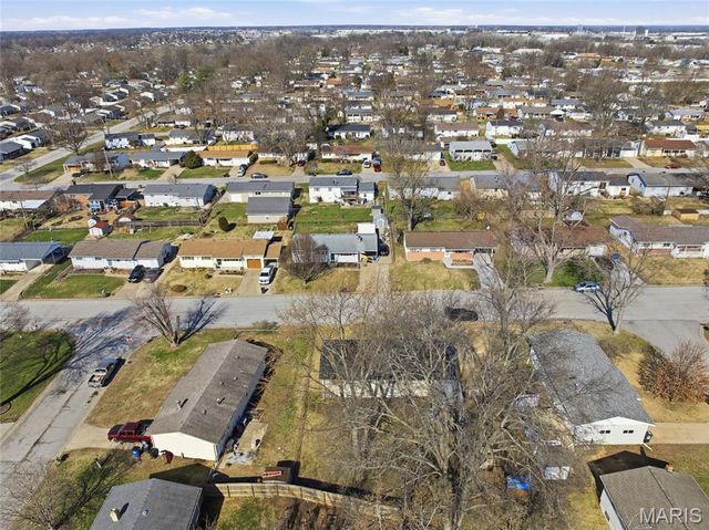 12 Saint Catherine Drive, St Peters, MO 63376