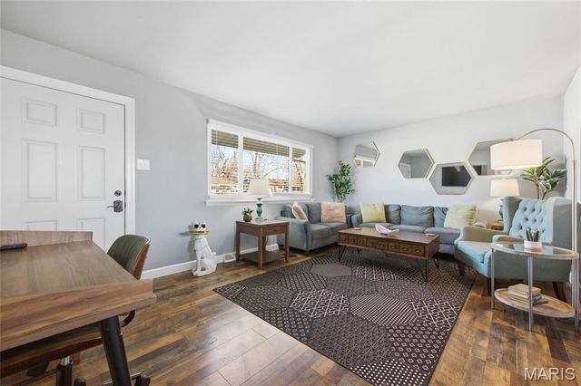 12 Saint Catherine Drive, St Peters, MO 63376