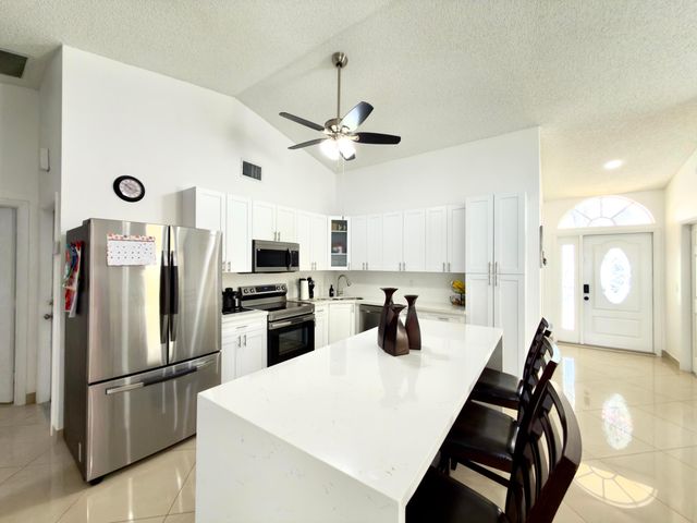 10189 Balsa Way, Palm Beach Gardens, FL 33410
