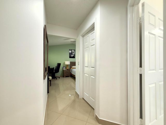 10189 Balsa Way, Palm Beach Gardens, FL 33410