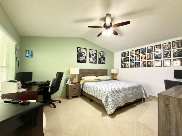 10189 Balsa Way, Palm Beach Gardens, FL 33410