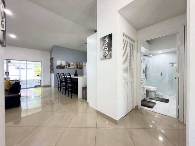 10189 Balsa Way, Palm Beach Gardens, FL 33410