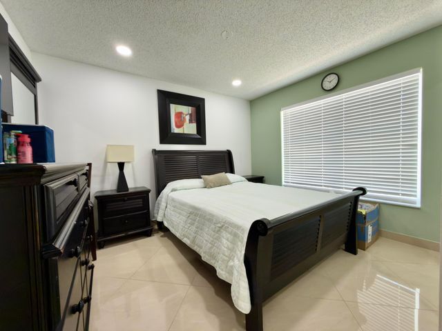 10189 Balsa Way, Palm Beach Gardens, FL 33410