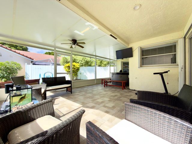 10189 Balsa Way, Palm Beach Gardens, FL 33410