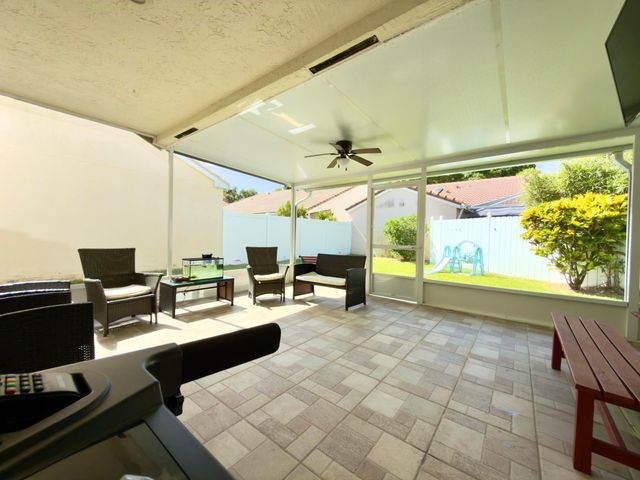 10189 Balsa Way, Palm Beach Gardens, FL 33410