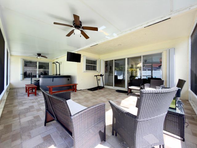 10189 Balsa Way, Palm Beach Gardens, FL 33410