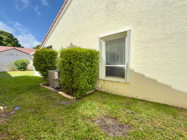 10189 Balsa Way, Palm Beach Gardens, FL 33410