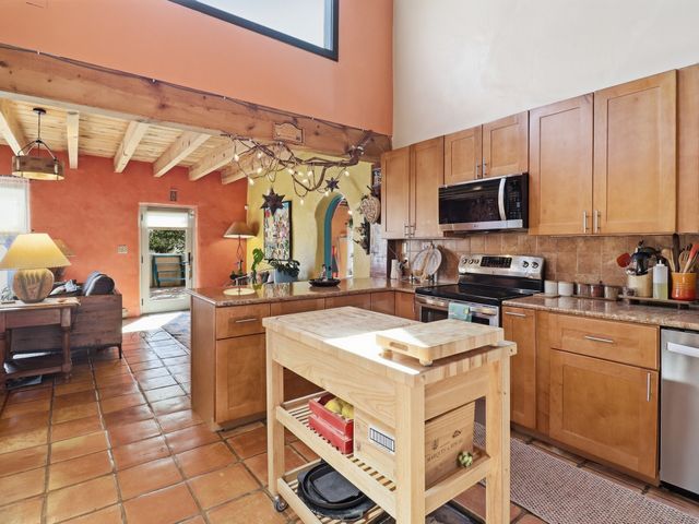 16 Jornada Place, Santa Fe, NM 87508