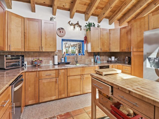 16 Jornada Place, Santa Fe, NM 87508
