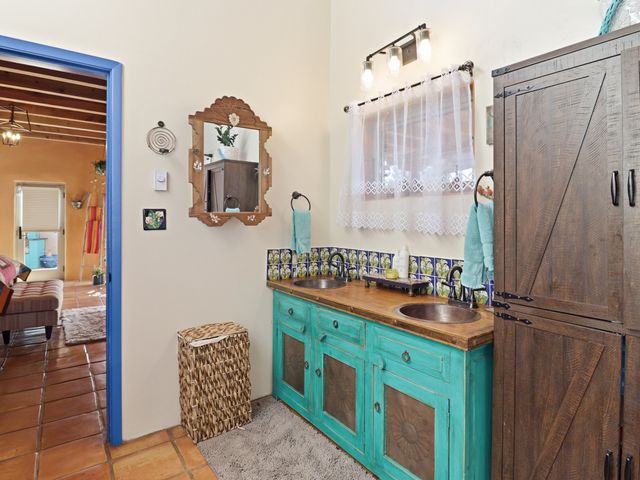 16 Jornada Place, Santa Fe, NM 87508