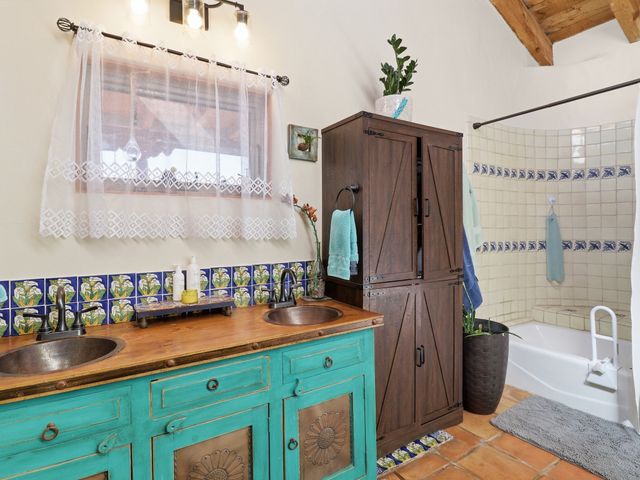 16 Jornada Place, Santa Fe, NM 87508