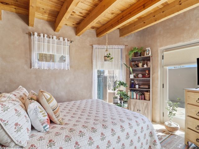 16 Jornada Place, Santa Fe, NM 87508