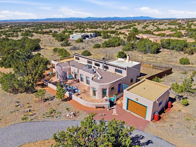 16 Jornada Place, Santa Fe, NM 87508
