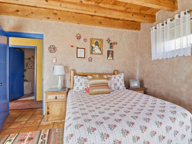 16 Jornada Place, Santa Fe, NM 87508