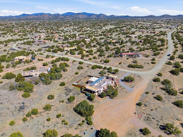 16 Jornada Place, Santa Fe, NM 87508