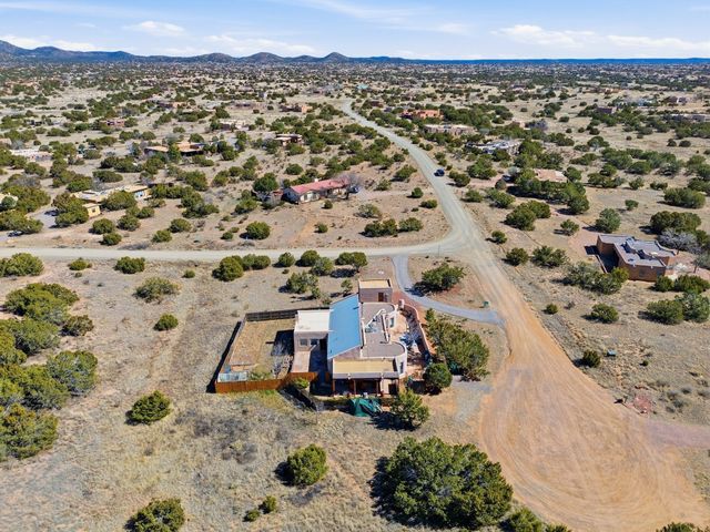 16 Jornada Place, Santa Fe, NM 87508