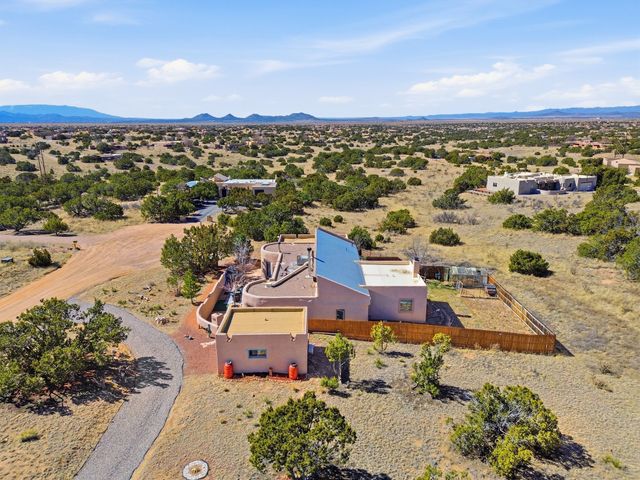 16 Jornada Place, Santa Fe, NM 87508