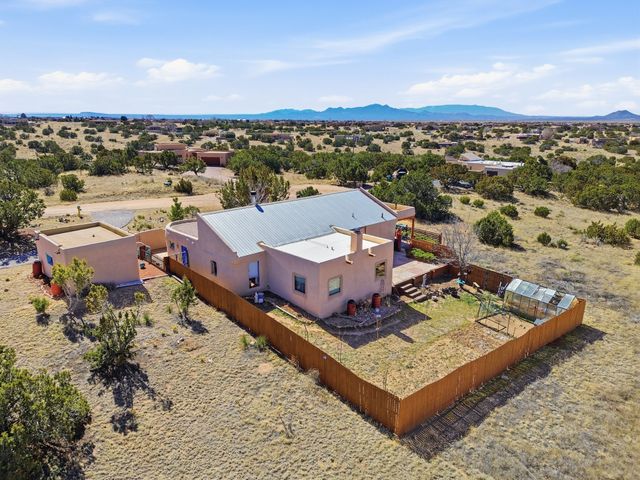 16 Jornada Place, Santa Fe, NM 87508