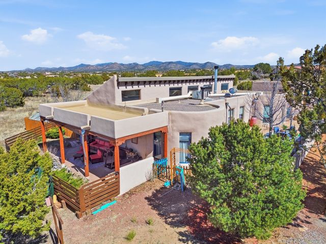 16 Jornada Place, Santa Fe, NM 87508