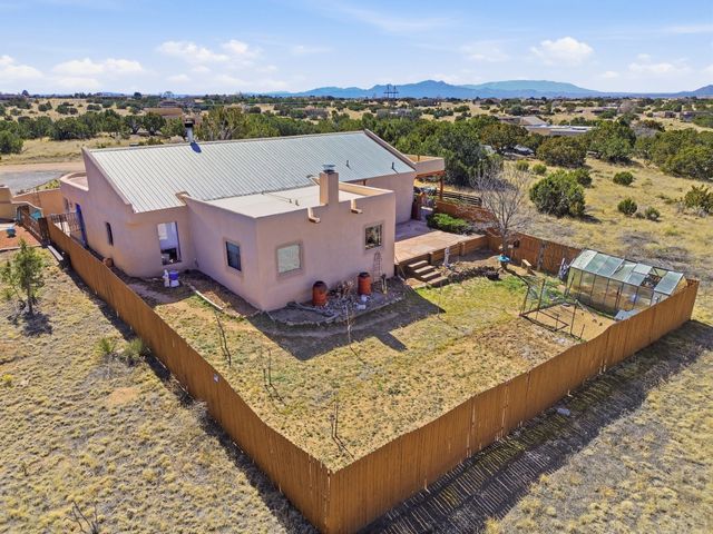 16 Jornada Place, Santa Fe, NM 87508