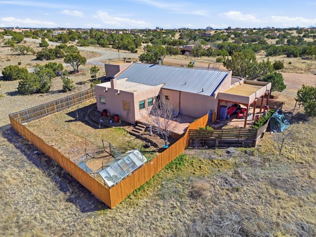 16 Jornada Place, Santa Fe, NM 87508
