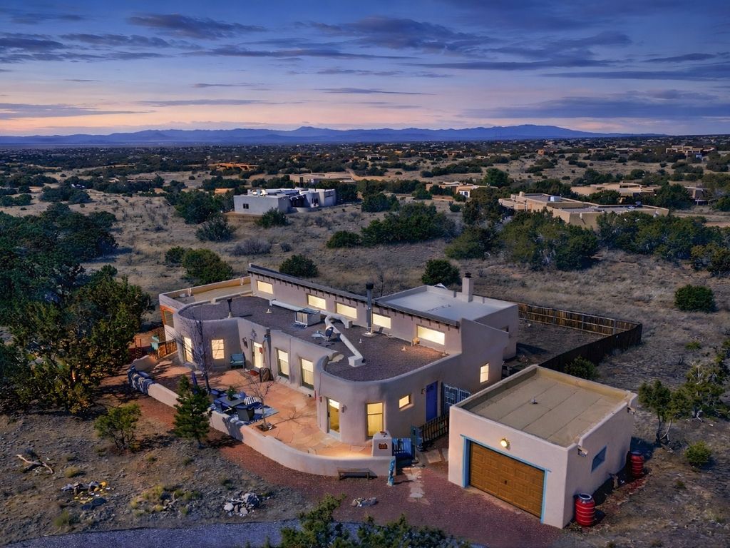 16 Jornada Place, Santa Fe, NM 87508