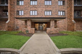 9377 Landings Lane 502, Des Plaines, IL 60016
