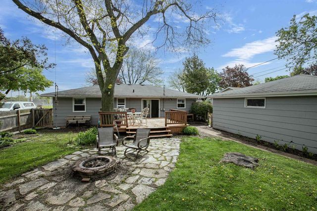 3149 N DURKEE STREET, Appleton, WI 54911