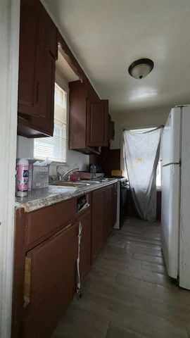 12140 Wayburn Street, Detroit, MI 48224