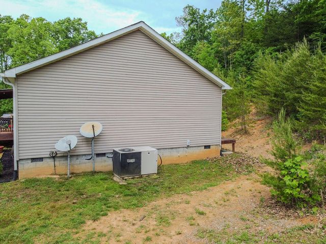 166 County Road 168, Athens, TN 37303